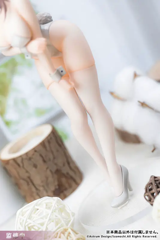 White Bunny Onee-san 1/7