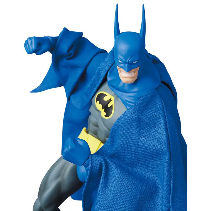 MAFEX No.215 MAFEX KNIGHT CRUSADER BATMAN