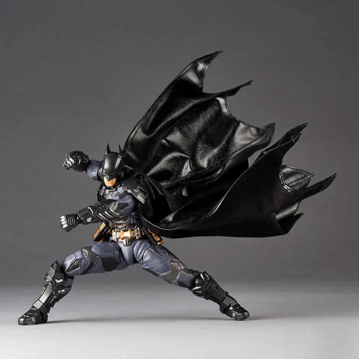 Revoltech Amazing Yamaguchi Batman (Batman: Arkham Knight Ver.)